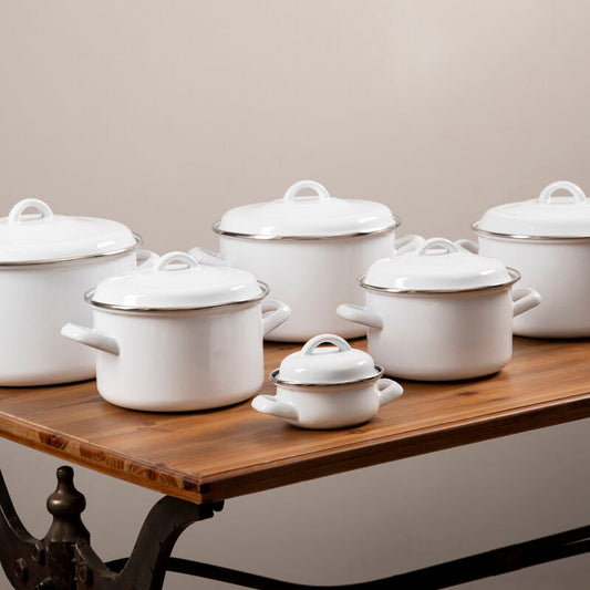 White Enamel 22cm Casserole Dish | Porter