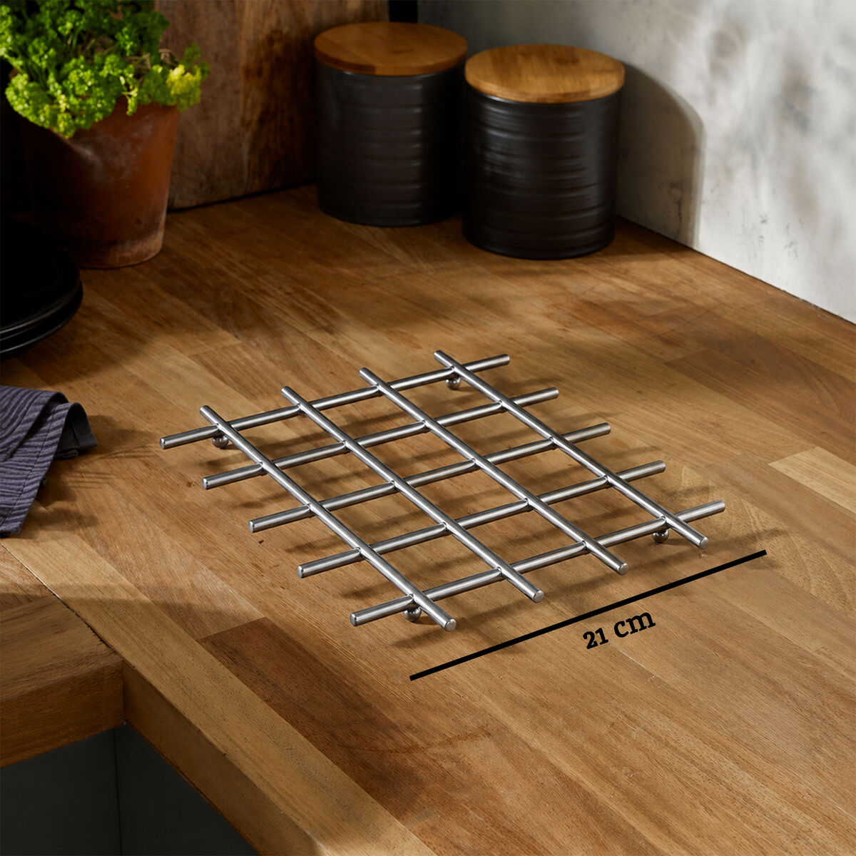 Heavy Chrome Wire Trivet | Jude
