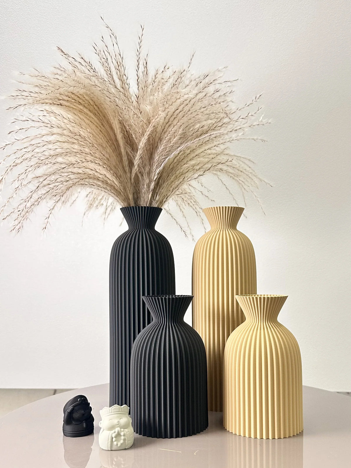 2-Piece Wavy Pattern Art Vases - Decorative Flower Home Ornaments