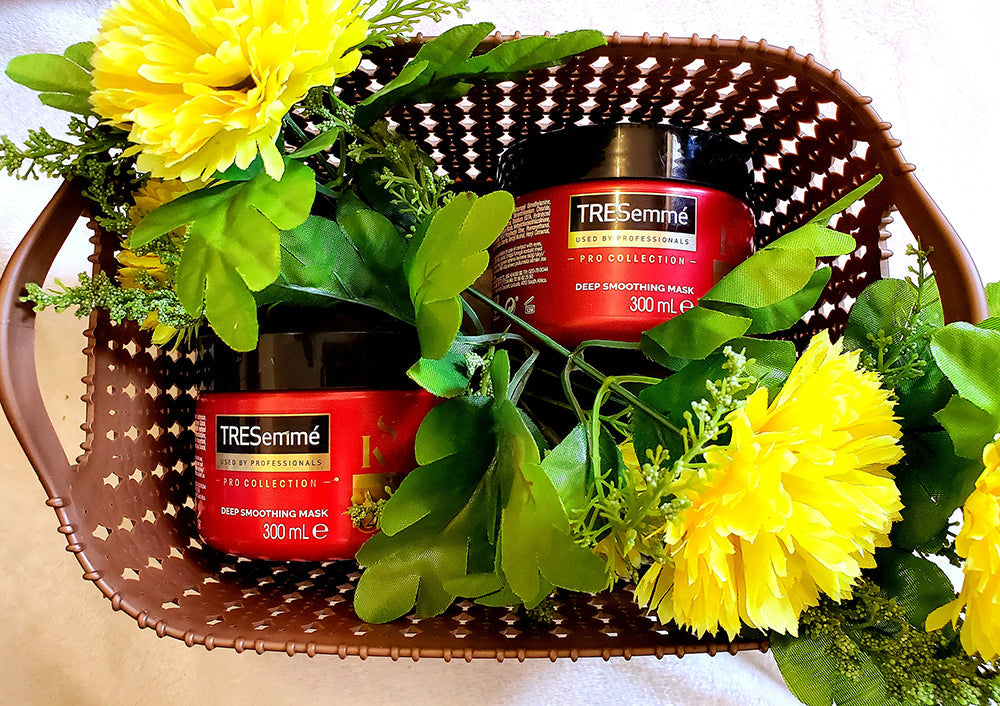 Tresemmé Deep Smoothing Mask Frizz Control & Hydration for Dry, Frizzy Hair 300 ml/10.14 oz