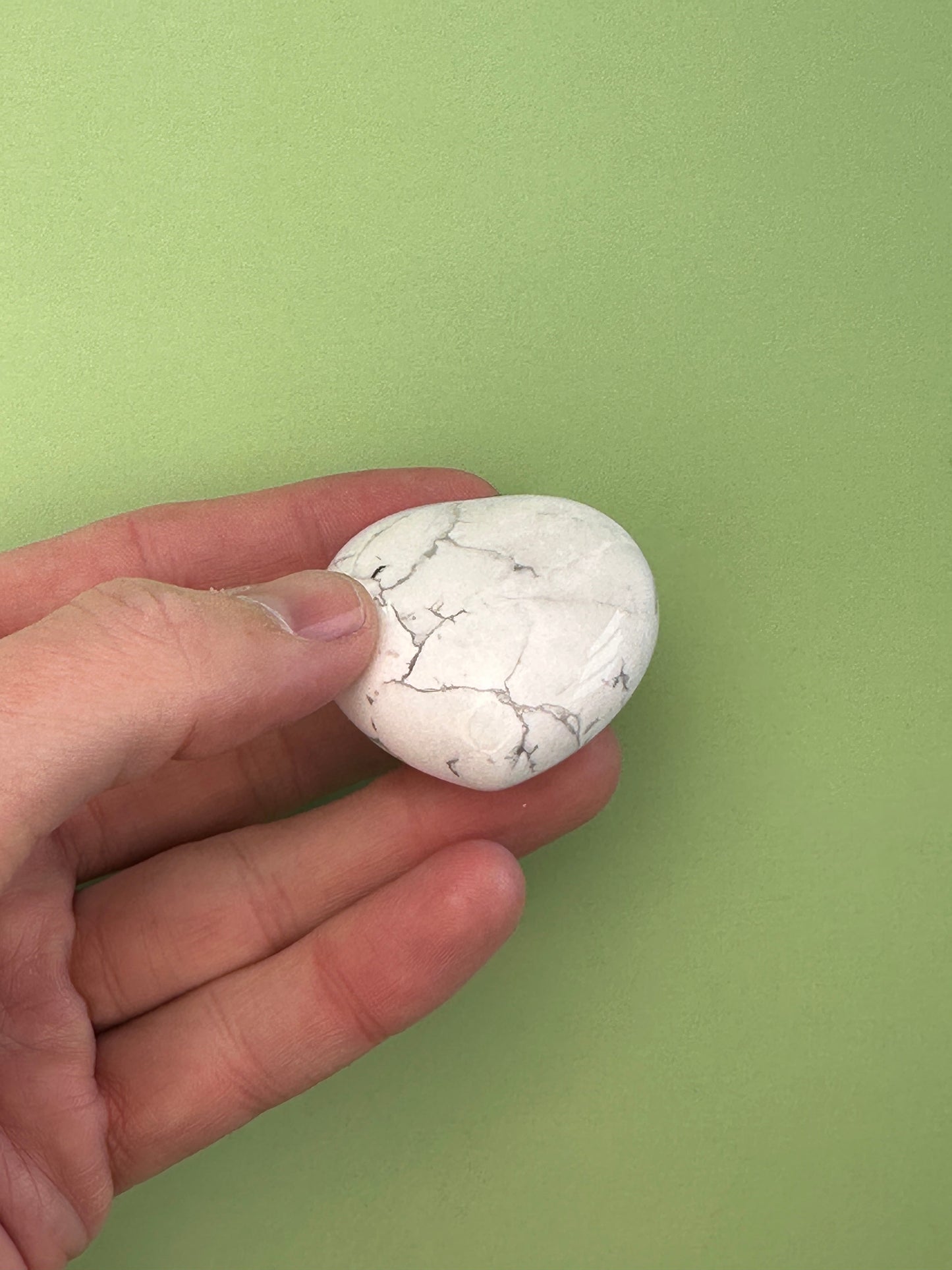 Howlite - Medium heart