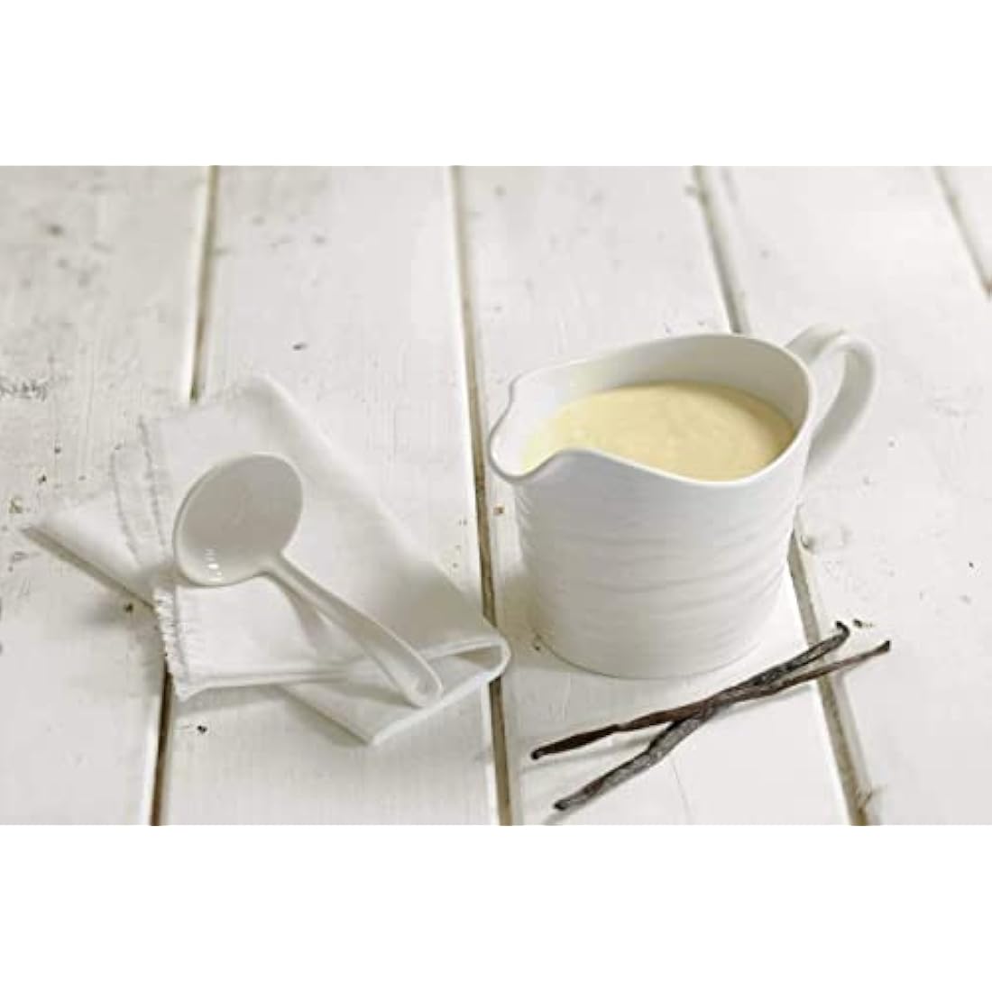 Portmeirion Home & Gifts CPW78895-XP Sauce Jug & Mini Ladle, Porcelain, White, 18.5 x 11 x 13 cm