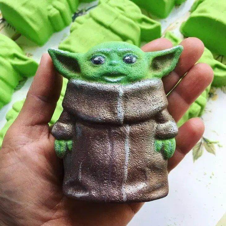 Yoda Alien Bath Bomb