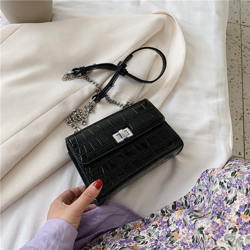 Shoulder chain bag