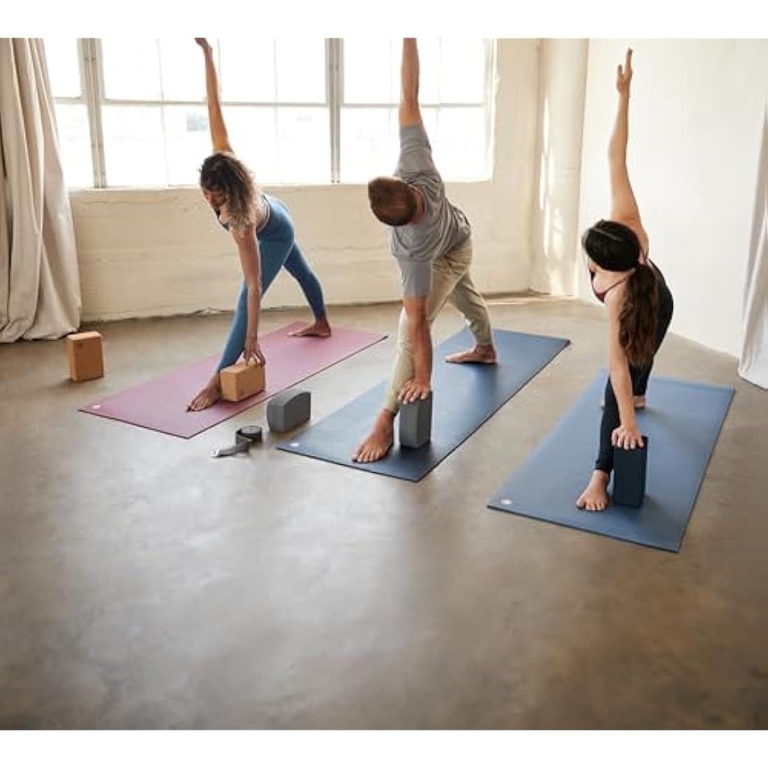 Manduka PROlite Yoga Mat - 1 Teacher Recommended, Grippy Textured 6mm ultra-dense, Hot Yoga Workout, Studio at Home Pilates
