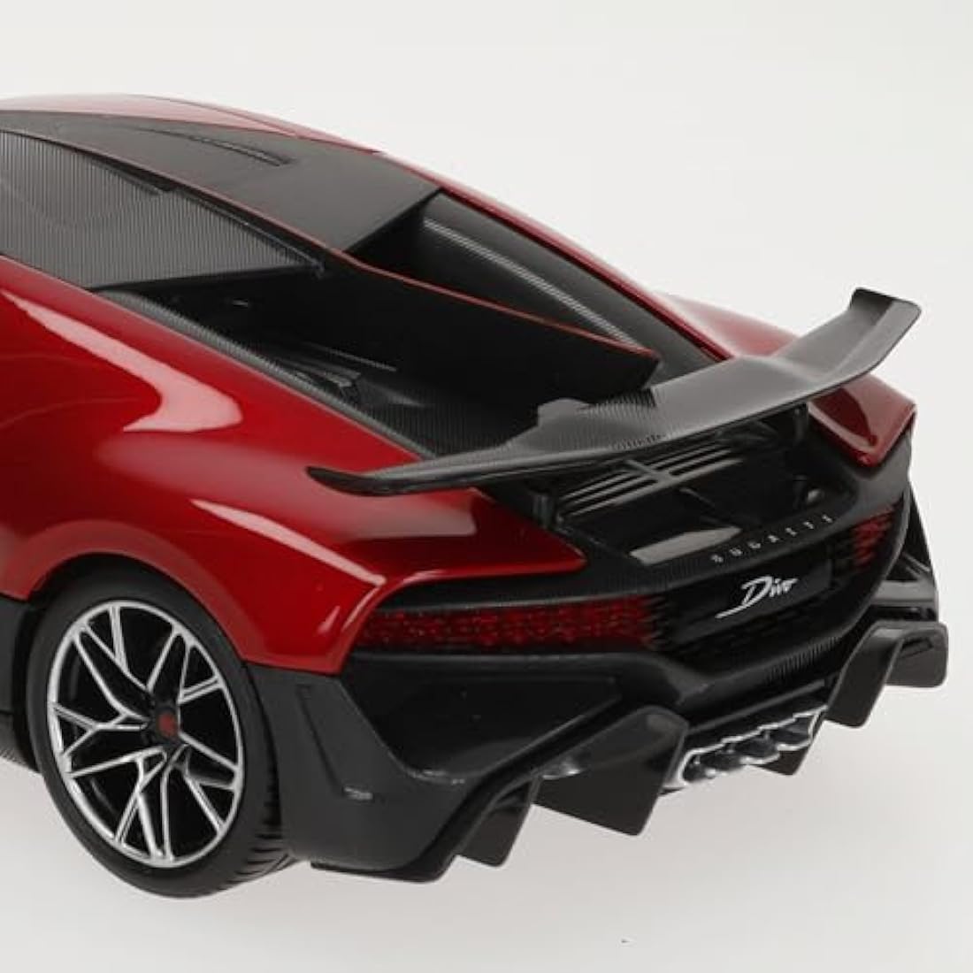 Bburago Bugatti Divo 18-11045R Model Car 1:18 Scale Opening Doors and Bonnet 25 cm Red