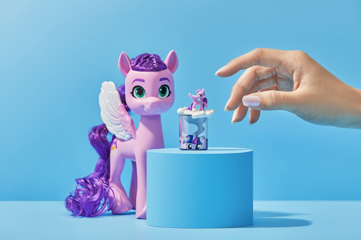 5 Surprise Toy Mini Brands Series 3 Collector’s Kit by ZURU – 3 Capsules + Collector’s Case, Amazon Exclusive