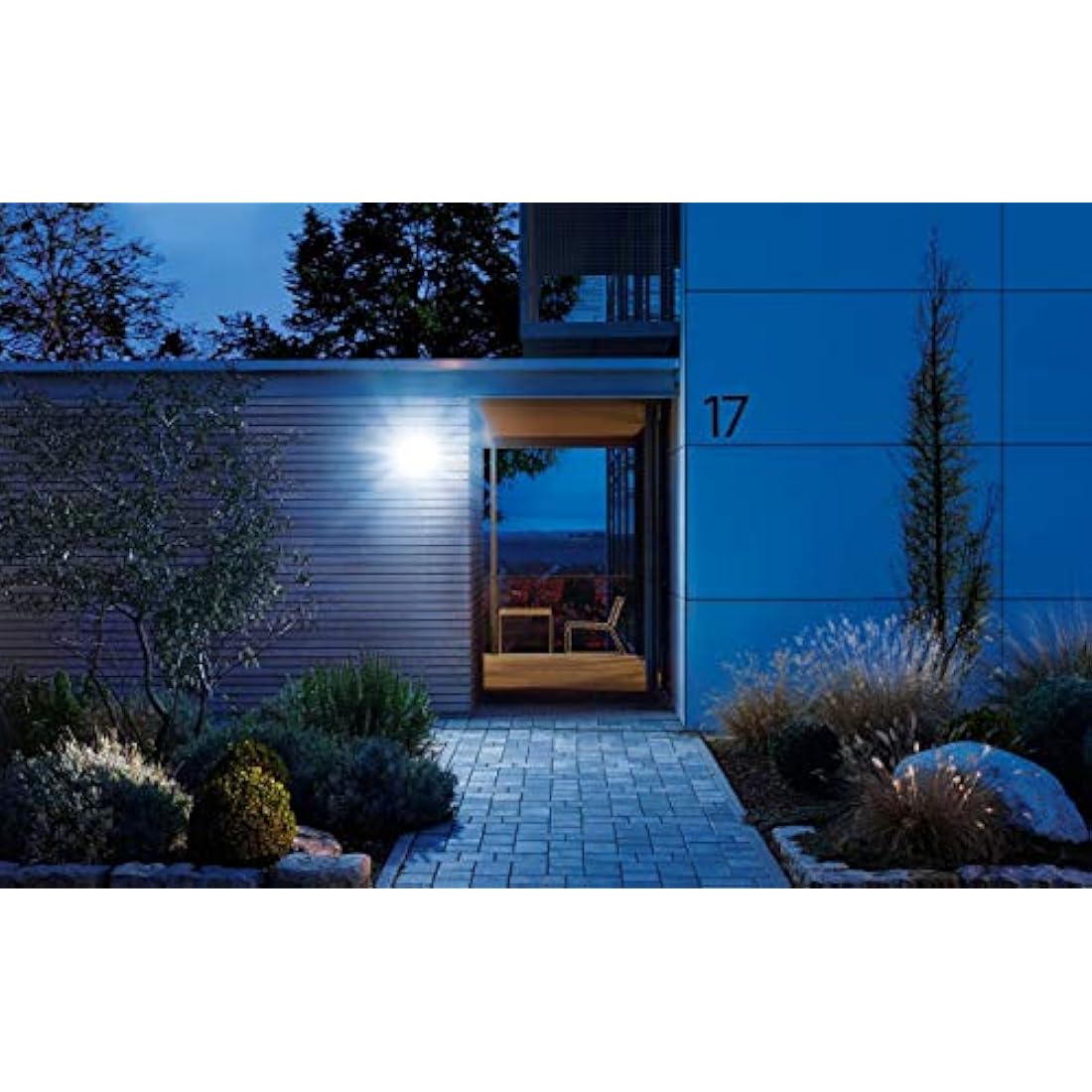 Steinel LED Spotlight XLED Home 2 S Black, Adjustable Floodlight, Exterior Light, 13.7 W, 180° Motion Sensor Spotlight for Garden, Patio Garage or Warehouse