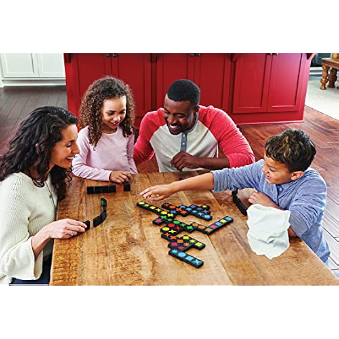 Mindware | Qwirkle: Travel (NEW) | Board Game | Ages 6+ | 2-4 Players | 45 Minutes Playing Time