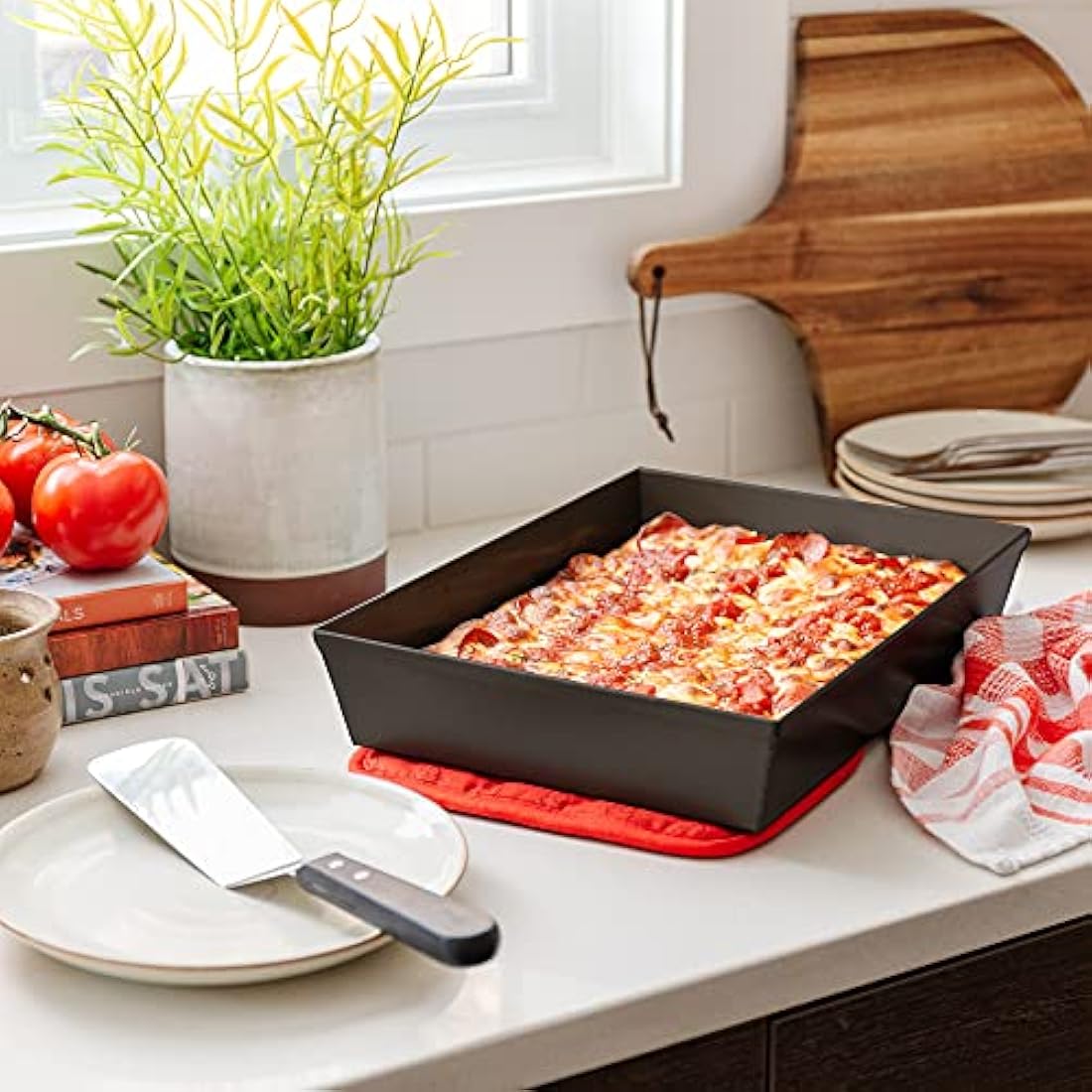 Chef Pomodoro Detroit Style Pizza Pan, 14 x 10-Inch (35.5 x 25 cm), Hard Anodized Aluminum, Pre-Seasoned Bakeware Kitchenware