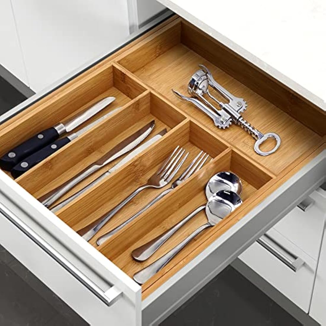 VaeFae Bamboo Cutlery Drawer Organiser, Expandable Cutlery Tray, Wooden Drawer Dividers for Kitchen Utensils and Flatware (5-7 Slots)