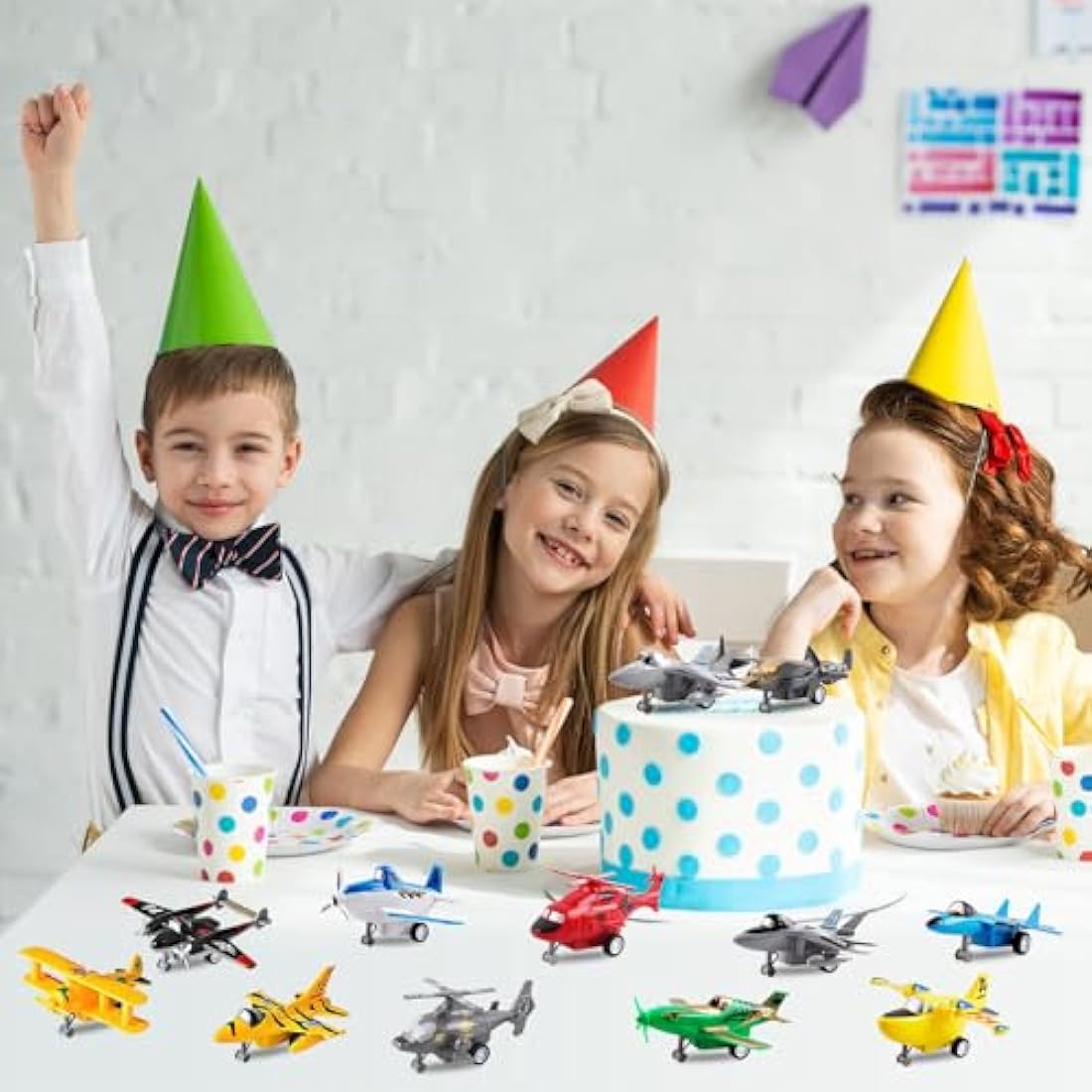 deAO Set of 12 Pull Back Airplanes Vehicle Playset Variety Pack of Helicopters, Stealth Bombers, Fighter Jets, Aircraft, Planes