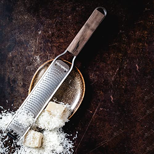 Microplane Zester grater for citrus fruits, hard cheese, ginger, chocolate, nutmeg and truffle with stainless steel blades - Made in USA