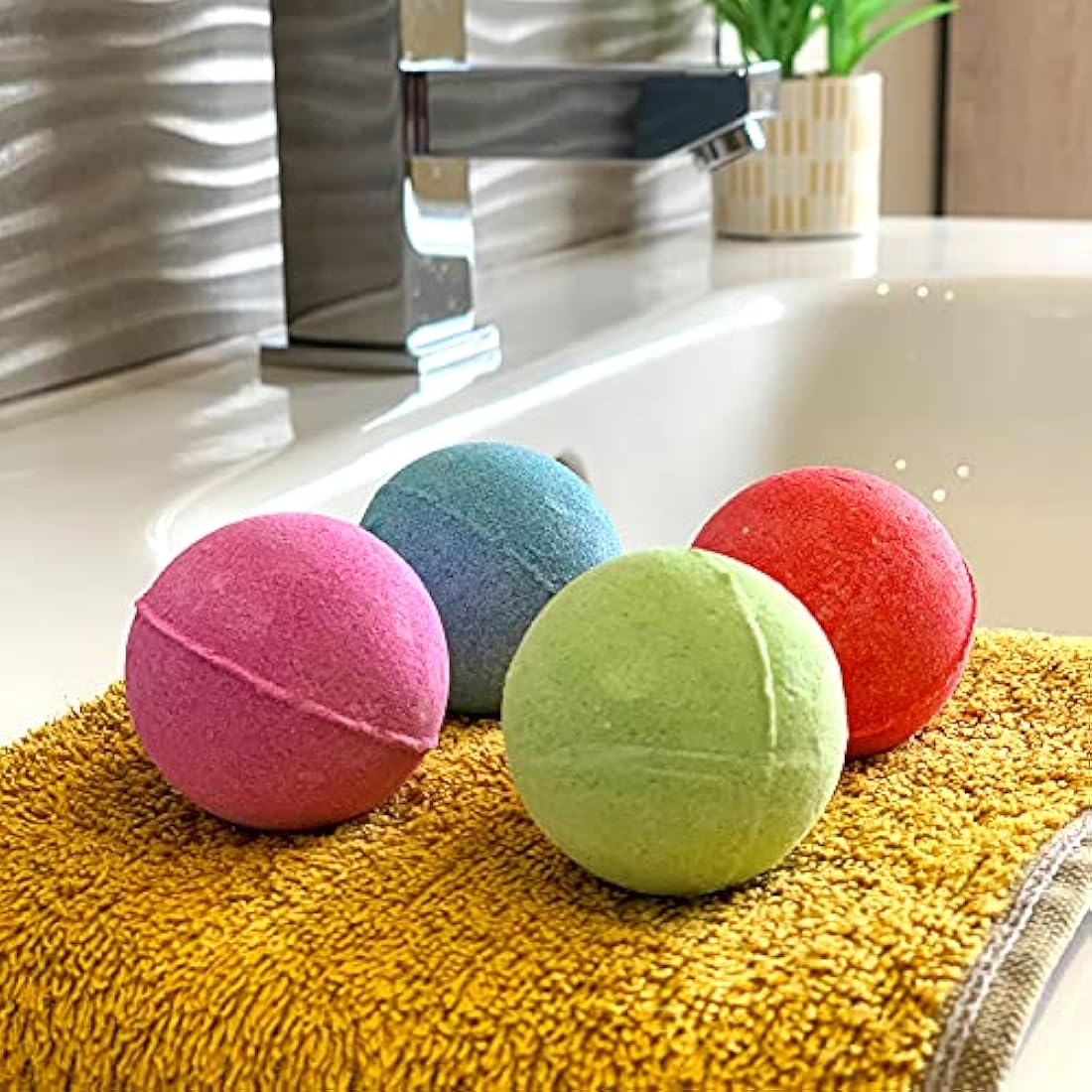 Zimpli Kids - 12 x Baff Bombz, Moisturizing Spa Bath Bombs Gift Set, Birthday Present for Children, Party Bag Fillers Favours, Rewards, Organic & Vegan Friendly, Bath Fizzers, Fizzies, Non-Toxic