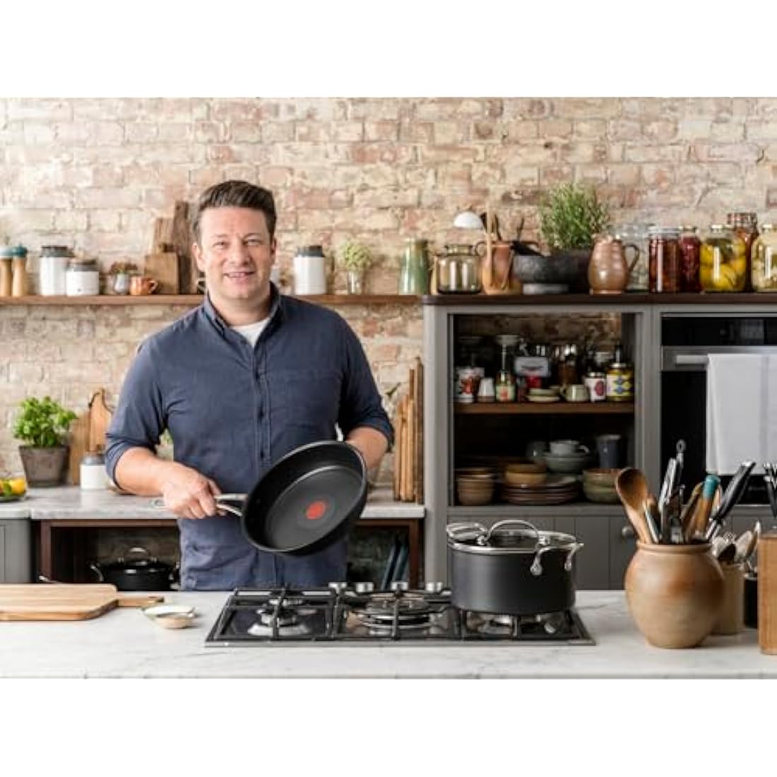 Tefal Jamie Oliver Cook’s Classics Frying Pan, 28cm, Non-Stick, Oven-Safe, Induction, Riveted Handle, Hard Anodised Aluminium, H9120644, Black