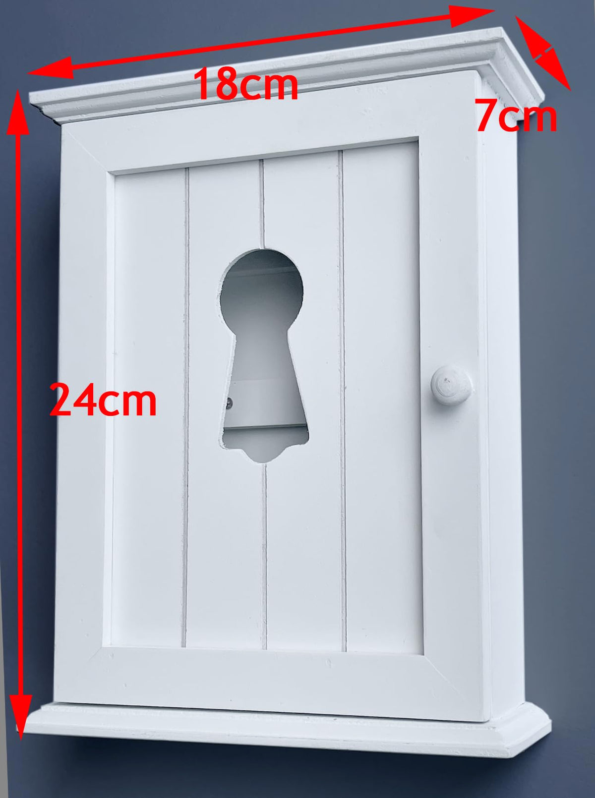 GreyZouq Wooden Key Cabinet Wall Mounted, Keyhole Window Design, Key Holder for Wall with 6 Hooks, Decorative Key Organiser, Magnetic Door Closure