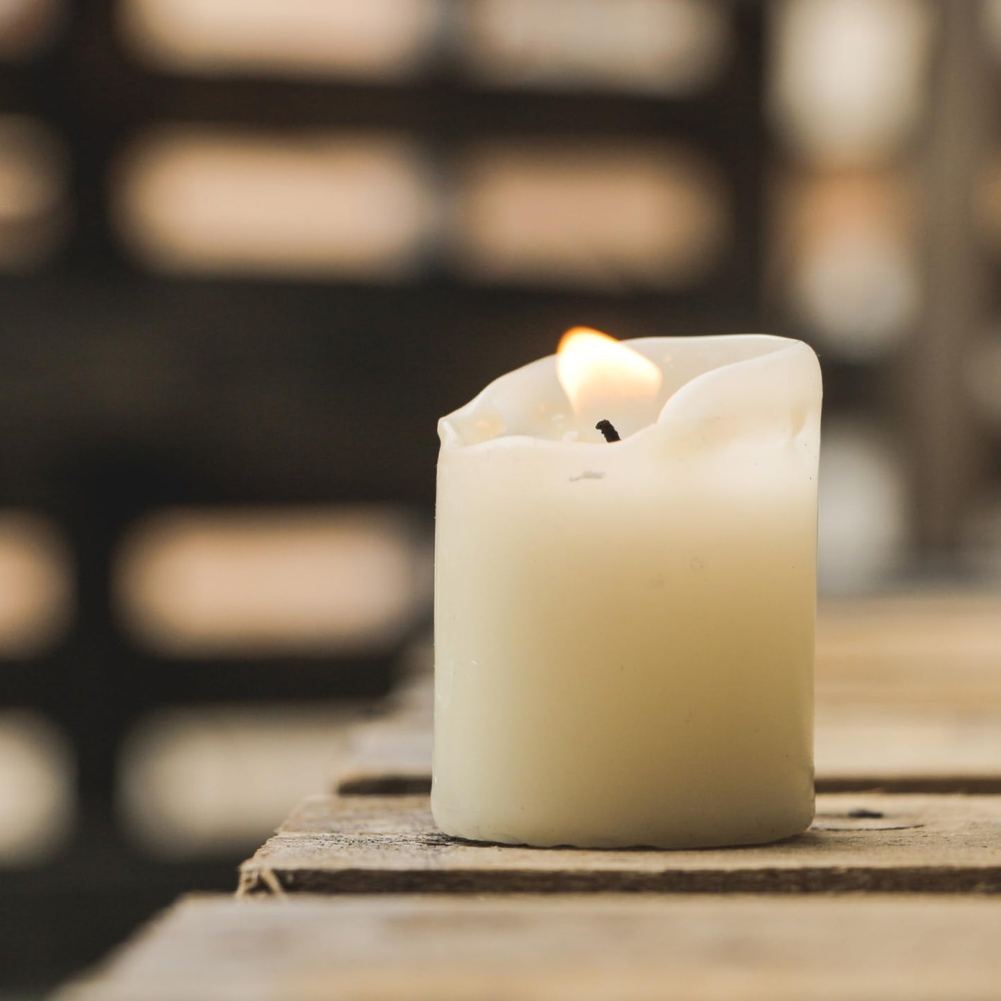 ToCi LED Candles White Diameter 7 x 12.5 cm - Set of 4 with Black Wick and Timer - 4 Flameless Real Wax Candles - Advent Candles Grave