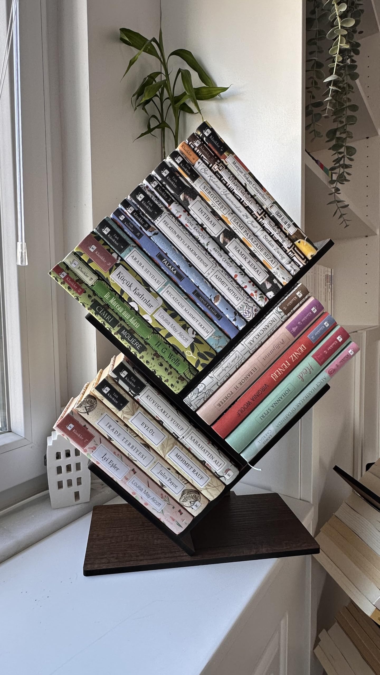 vigowood Tree Bookshelf with 3 Shelves, Geometric Design, Small Size, Wood Construction