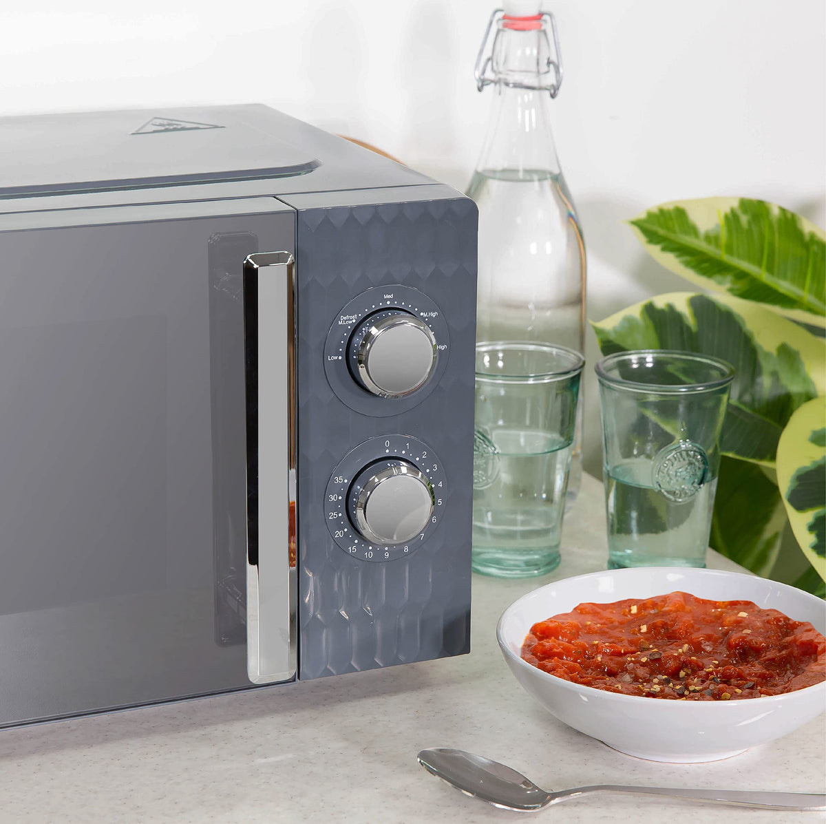 Russell Hobbs Honeycomb RHMM715G 17 Litre 700W Grey Solo Manual Microwave with 5 Power Levels, Integrated Timer and Defrost Function