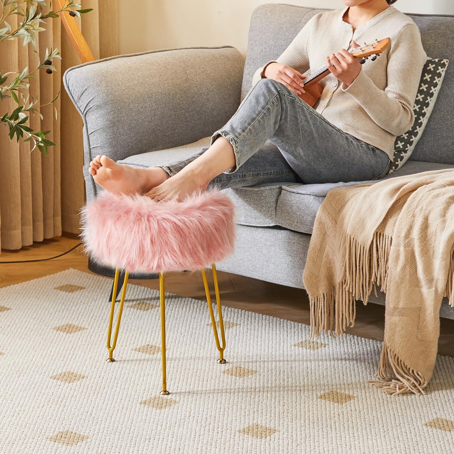 IBUYKE Faux Fur Vanity Chair, Furry Makeup Stool Ottoman, Pink L/G-32P