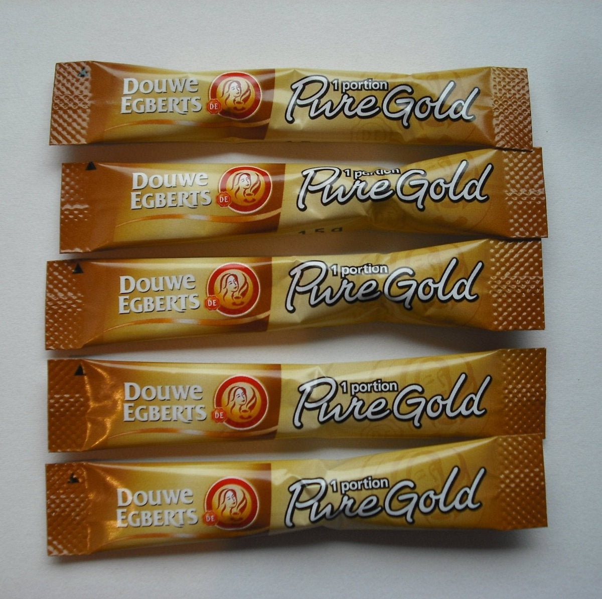 100 (4 x 25) x Douwe Egberts Pure Gold 1 Cup Coffee Sachets