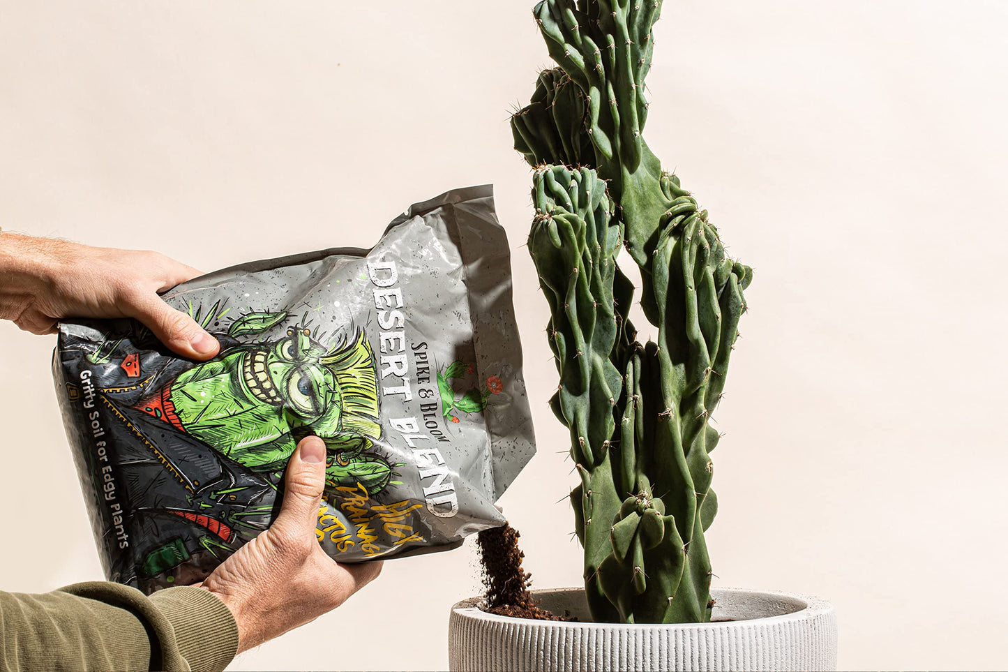 High Drainage Cactus Soil Potting Mix with Mycorrhizal Fungi - 8 Pounds / 4 Quarts of Soil for Succulents and Cactus - Slightly Acidic, Gritty Soil
