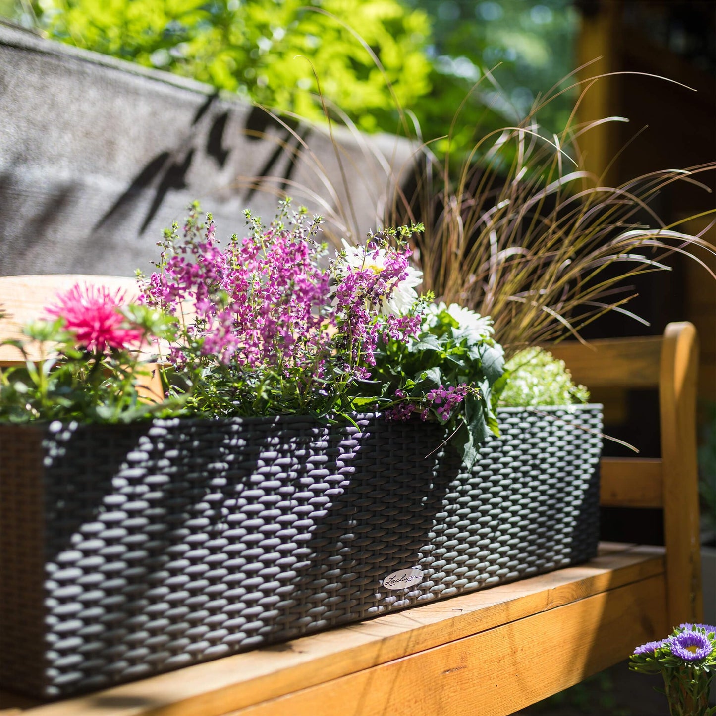 Lechuza Self Watering Plant Pot BALCONERA Cottage 80 Indoor and Outdoor Flower Rattan Look Plastic Plant Pot and Window Box with Drainage Hole H19 L80