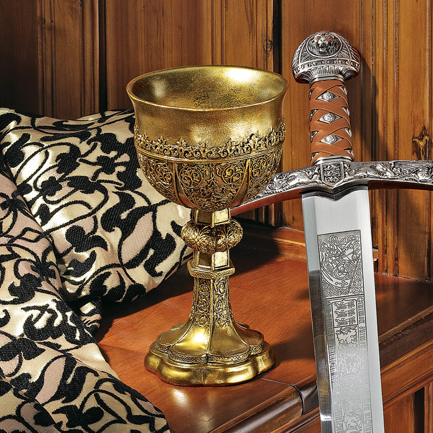 Design Toscano CL6121 Golden Chalice of King Arthur Medieval Decor Gothic Goblet Sculpture, 22.75 cm, Polyresin, Gold