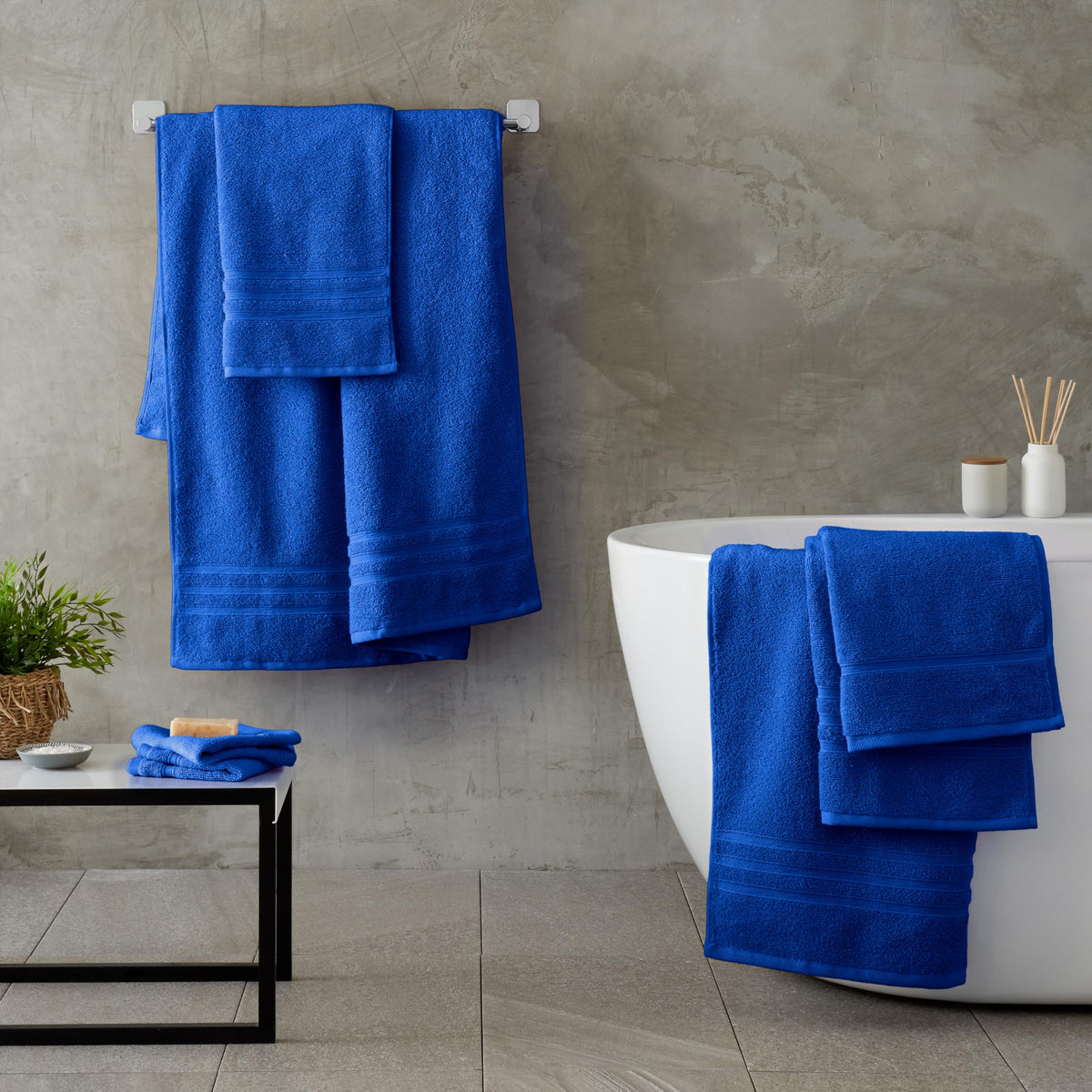 Catherine Lansfield Zero TwistZero Twist Cotton 70x120cm Bath Towel Cobalt Blue