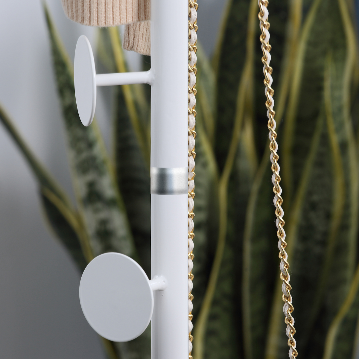 HOMCOM Steel Coat Stand Rack Marble Base 8 Hook for Living Room Entryway,White