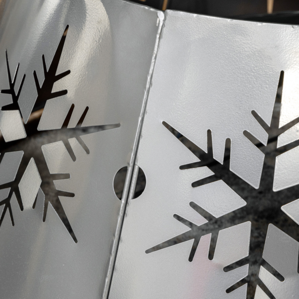 HOMCOM Christmas Tree Base Cover with Hollow Snowflake Patterns Xmas Decoration