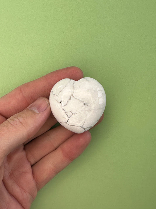 Howlite - Medium heart