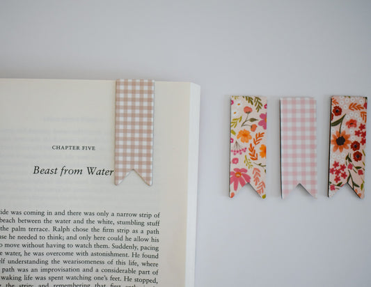 Set of 4 Magnetic Bookmarks