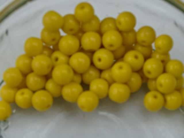 'Custard' 6mm Imitation Jade Beads