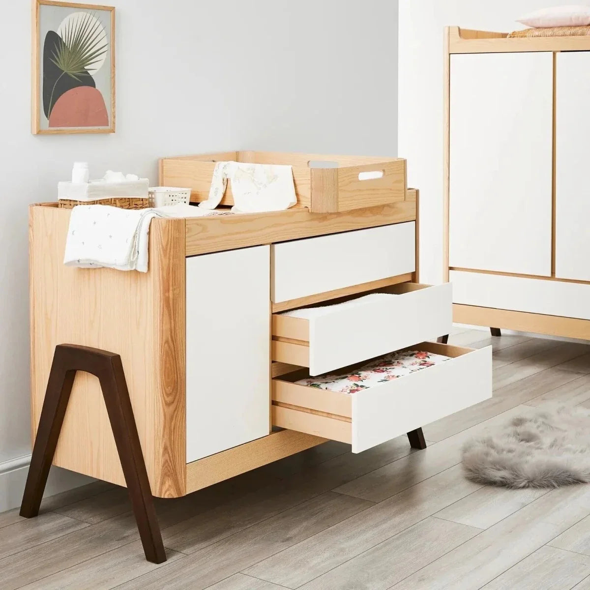 Gaia Baby Hera Dresser - Natural/Walnut
