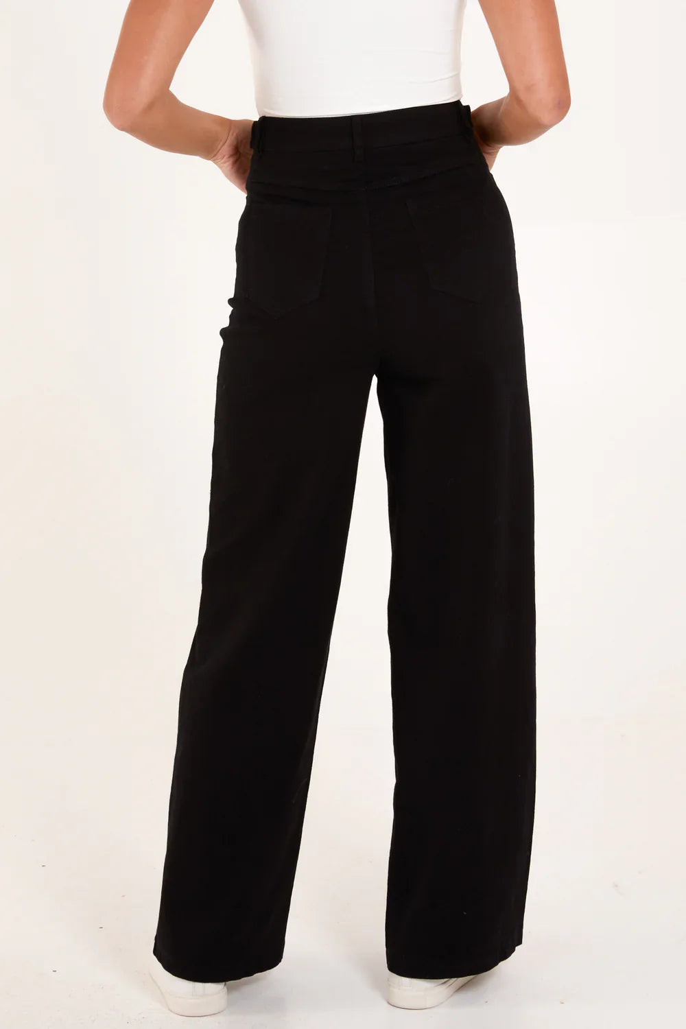 Gold Button Wide Leg Jeans – Sizes 12 & 14