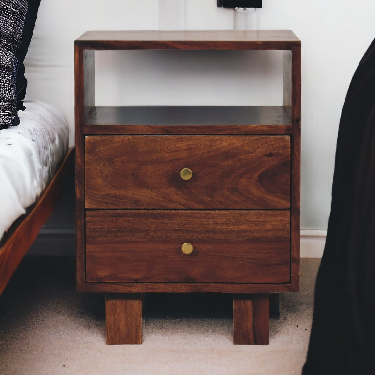 Tula Bedside