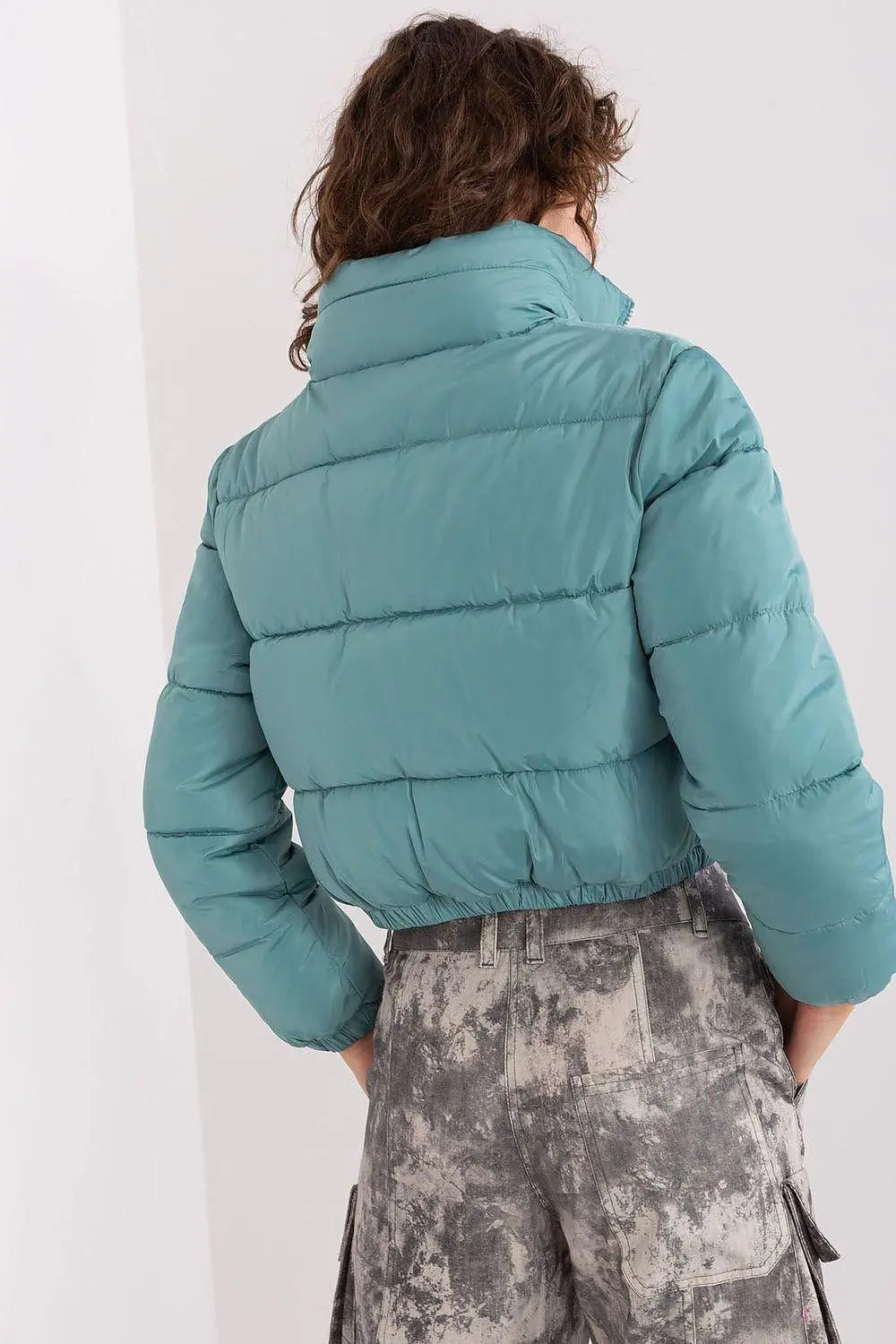 NM long sleeves short zippered quilted jacket