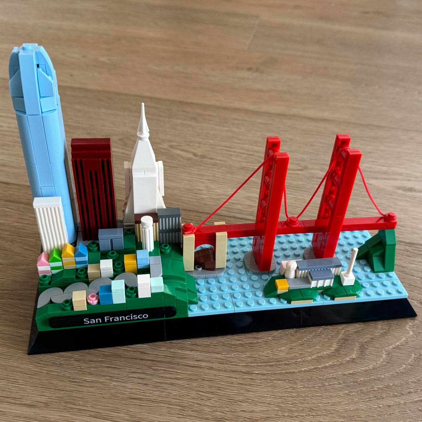 Apostrophe Games San Francisco Skyline Building Block Set (459 Pieces) – Golden Gate Bridge & Landmark Models