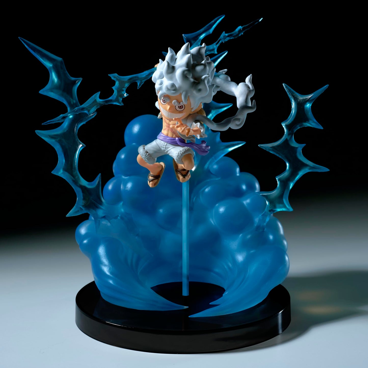 Banpresto Monkey D. Luffy Gear 5 World Collectable Figure - 2.8 in Display