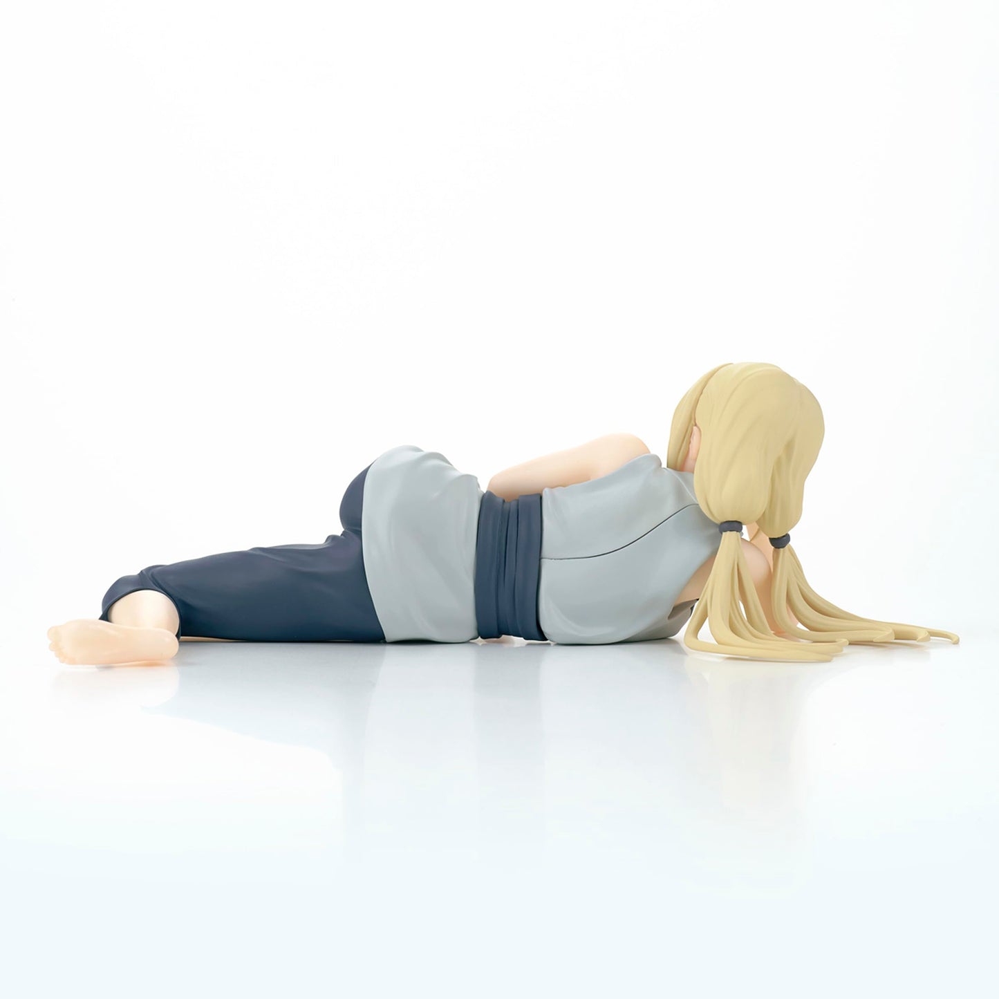 Banpresto Naruto Shippuden Tsunade Relax Time Figure – 15 cm