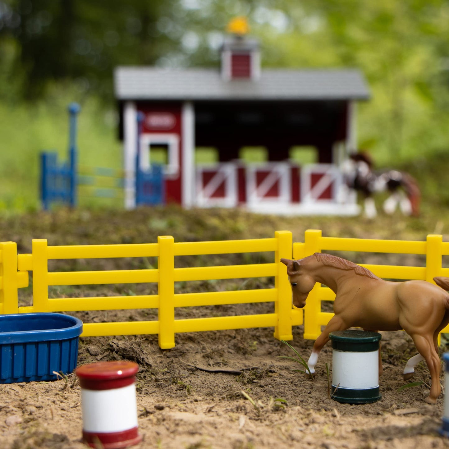 Breyer Stablemates Red Stable Set: 2 Hand-Painted Horses & 3-Stall Barn