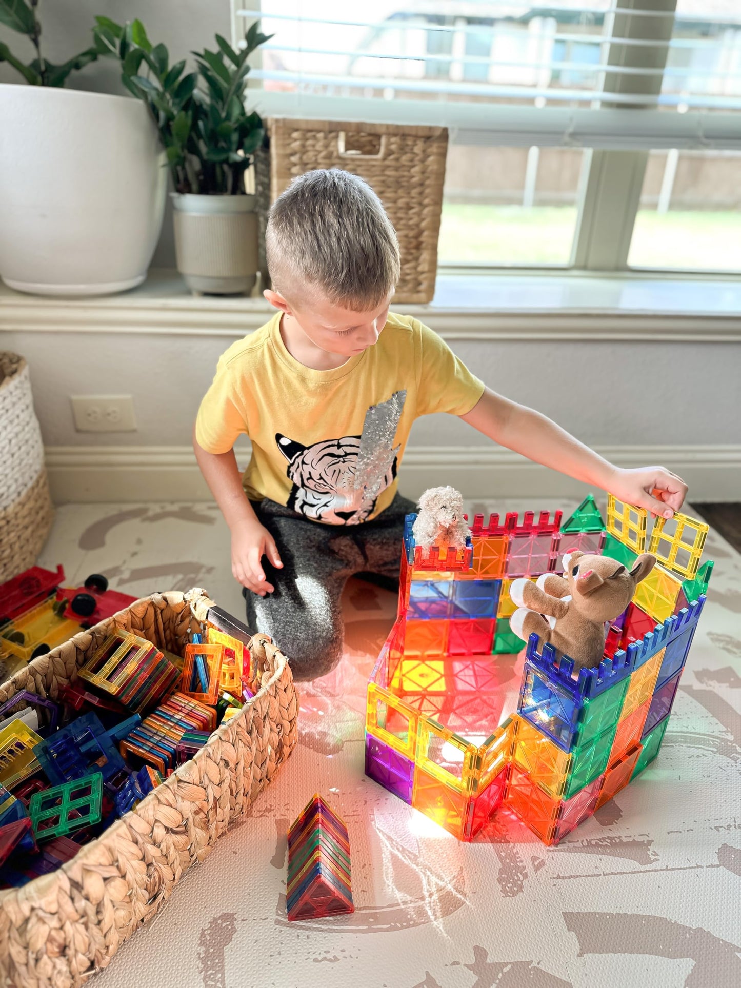 Coodoo 100PCS Magnetic Tiles Set – STEM Building Toys with 2 Cars for Toddlers & Kids 3+
