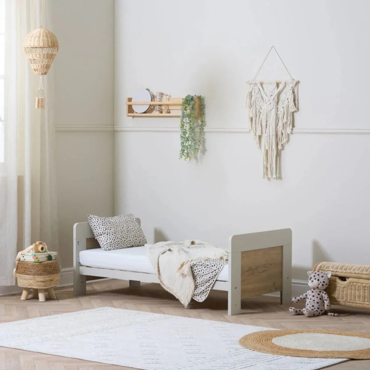 Tutti Bambini Alba Mini Cot Bed - White Sand / Distressed Oak