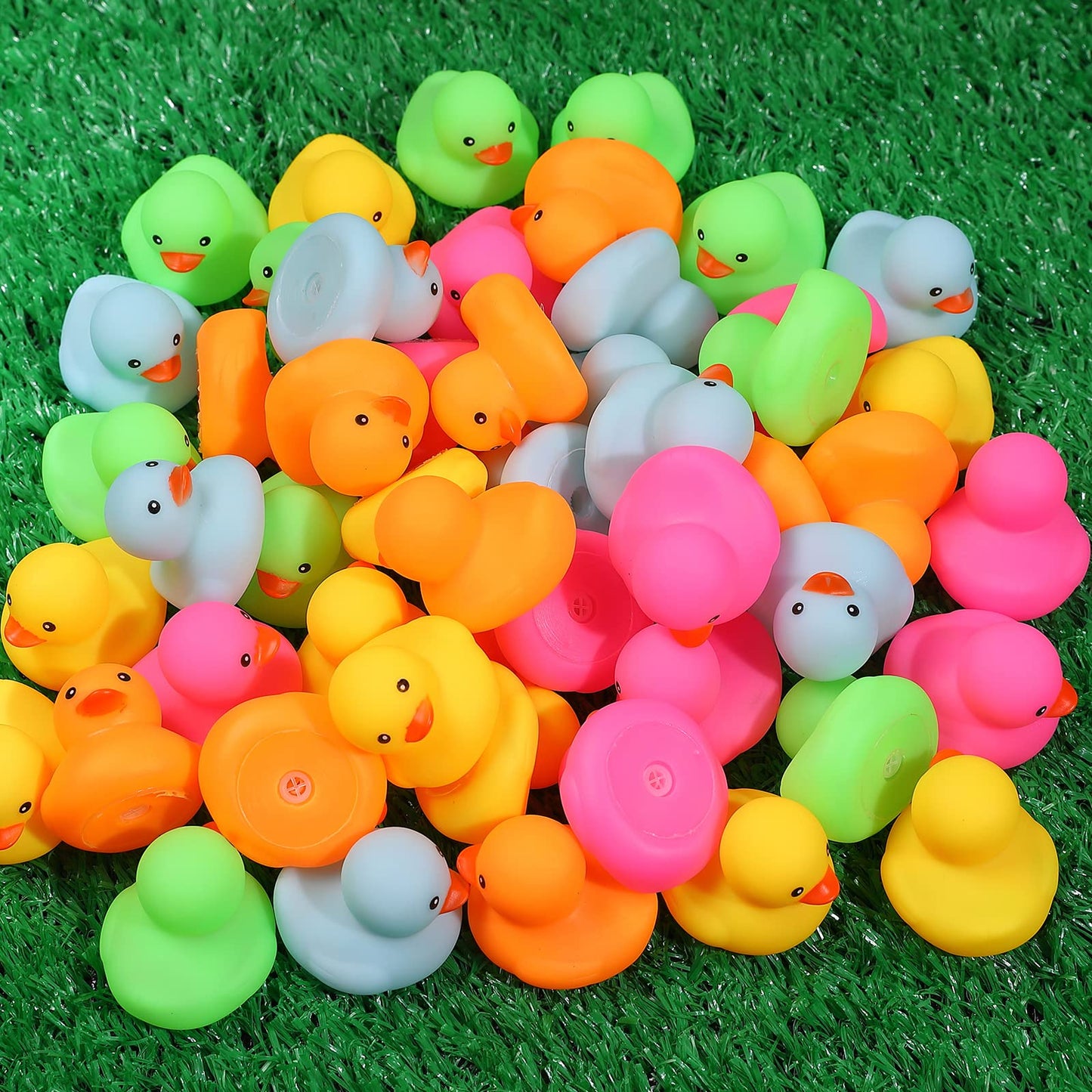 EKisemio 50pcs Mini Rubber Ducks Bath Toys – Multicolor Bulk for Party Favors & Classroom Prizes