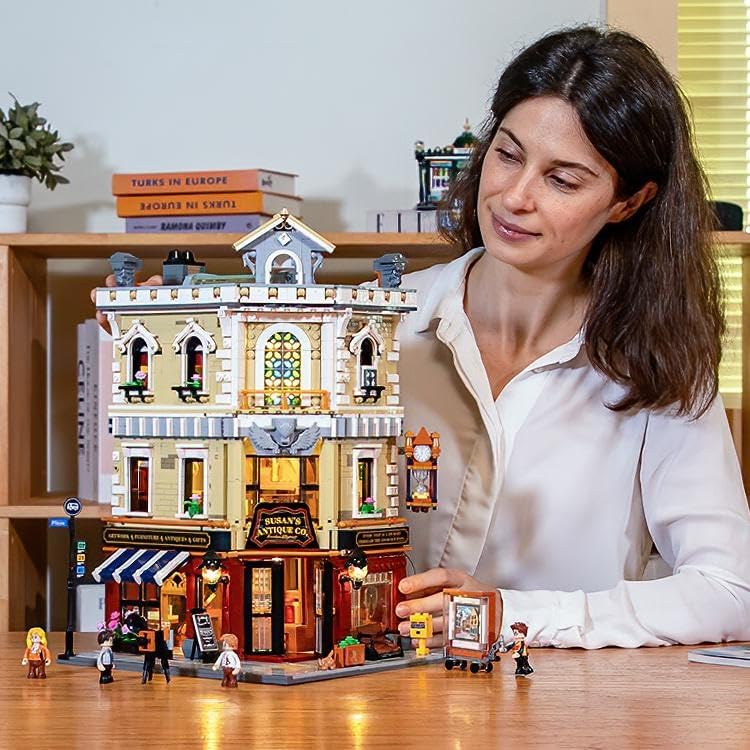 FUNWHOLE Antique-Store Lighting Building-Bricks Set | 2847 Pcs Modular City Town Shop