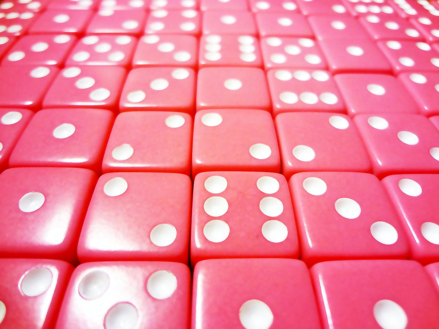 Hobby Monsters 10-Piece Pink 16mm Dice with White Pips