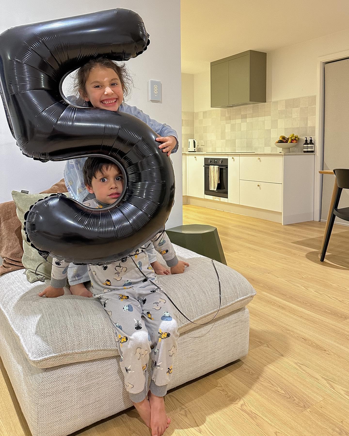 IWERP Black Number 0 Balloon 40 Inch – Bold Birthday Decor for 10th–60th Celebrations