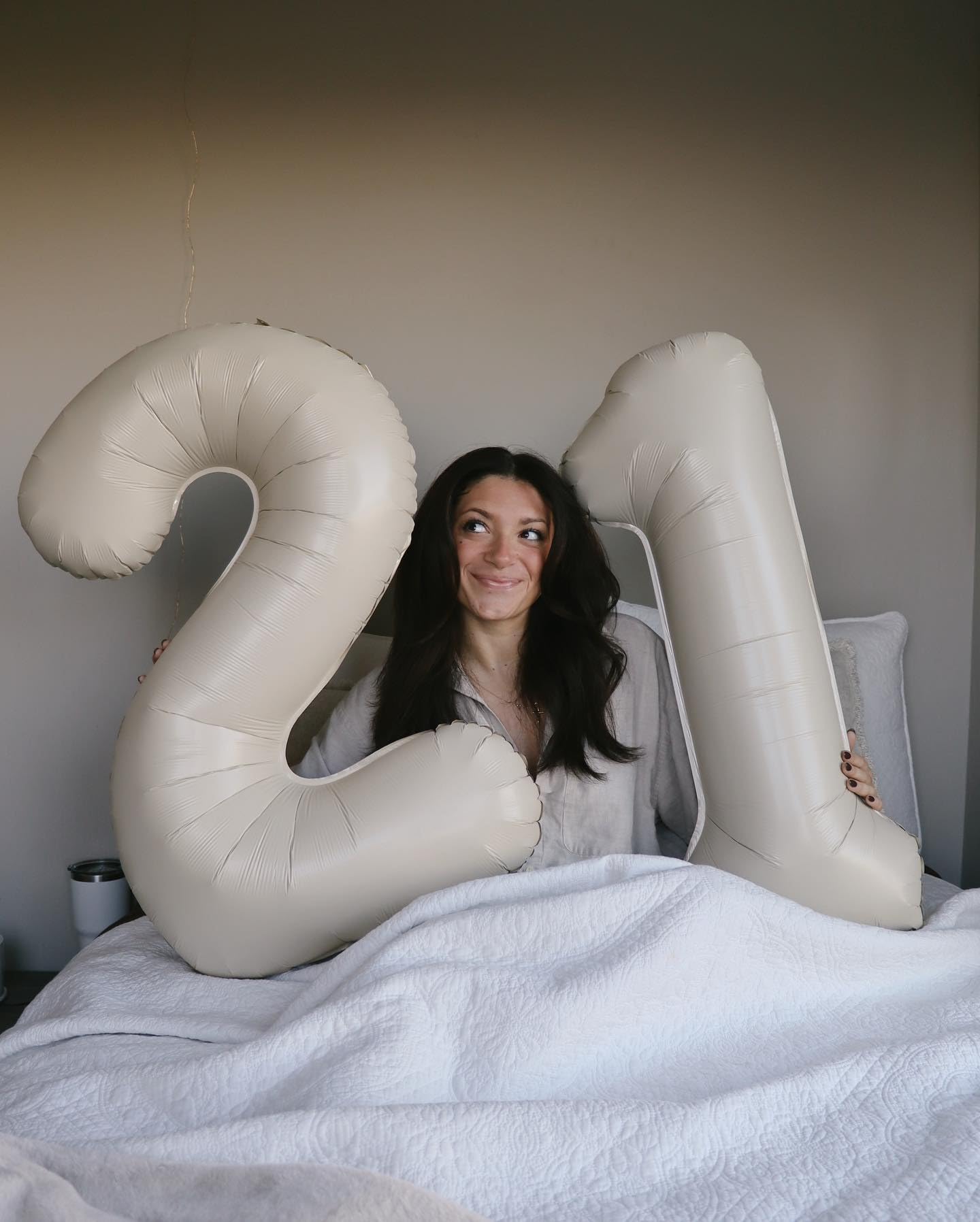 IWERP 10 Balloon Number – Cream 40-Inch Birthday & Anniversary Decor