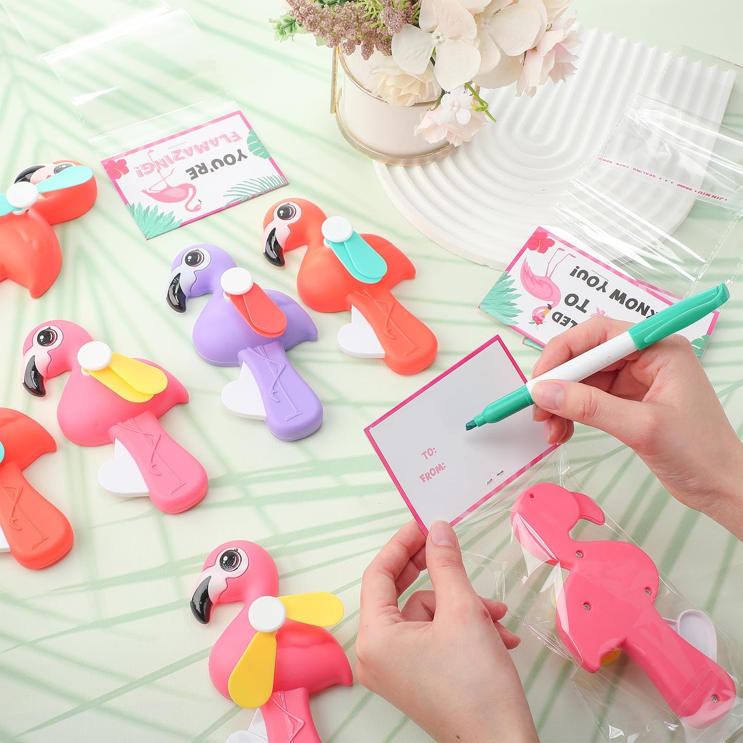 Kittmip 24-Pack Mini Flamingo Fans – Portable Handheld Gift Set with Cards